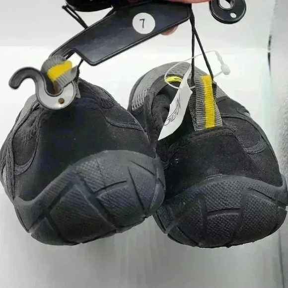 Brand New O'Rageous  Water Park Men's Shoes Slip on Size 7 Black Grey Yellow - Picture 10 of 10